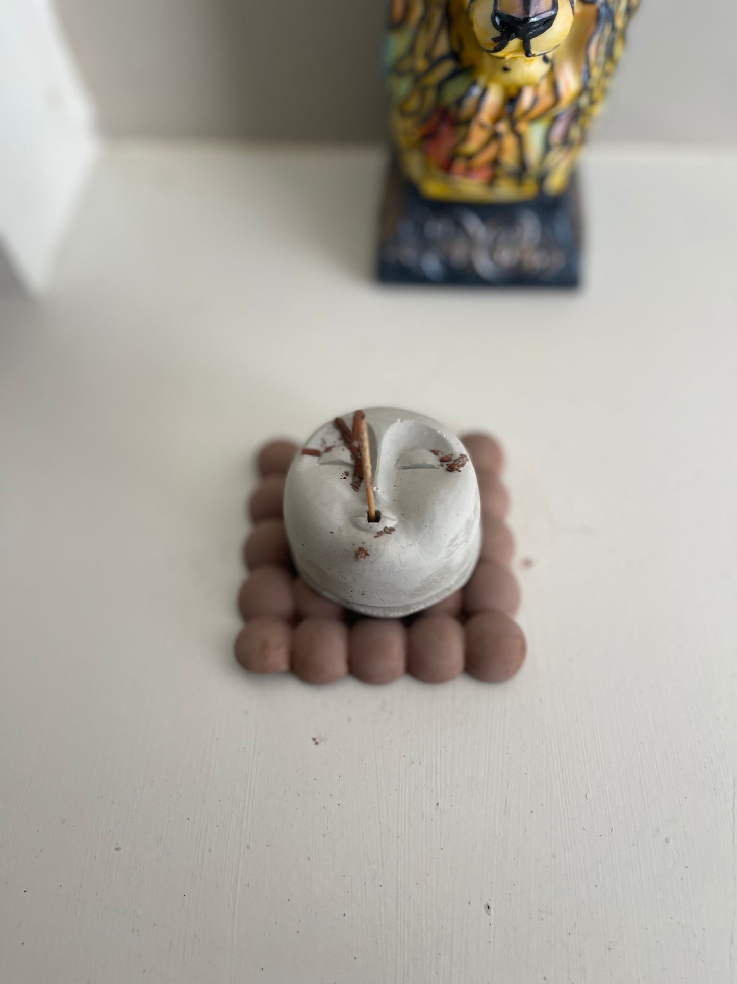 Mona Lisa Innocent Holder